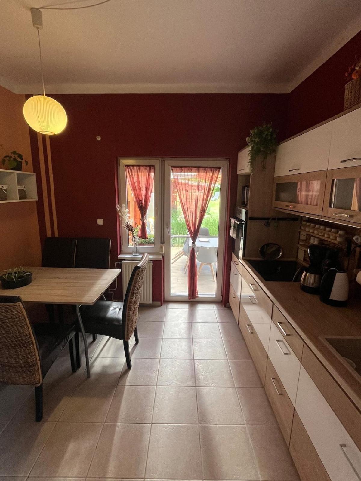 Tejfeles Vendeghaz Apartment Porva Exterior photo